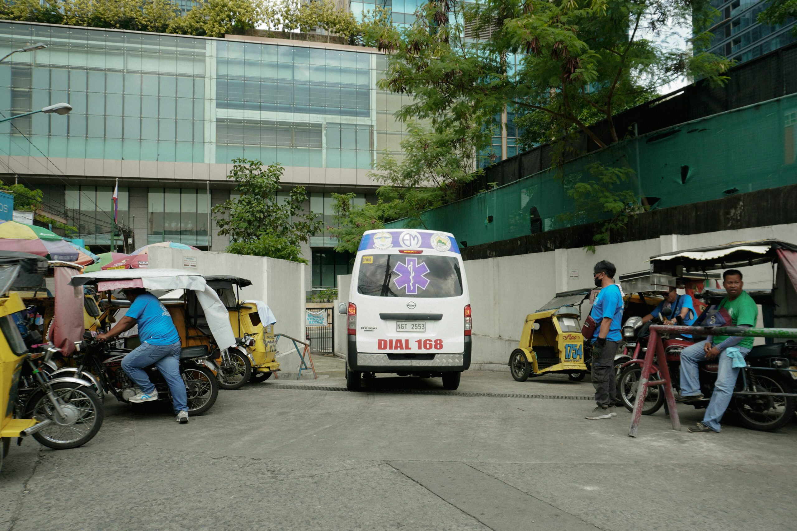 BGC Butas boundary gate between BGC and South Cembo